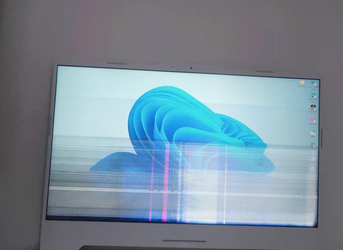 笔记本屏幕出现横条纹闪花屏怎么办？自修方法有哪些？