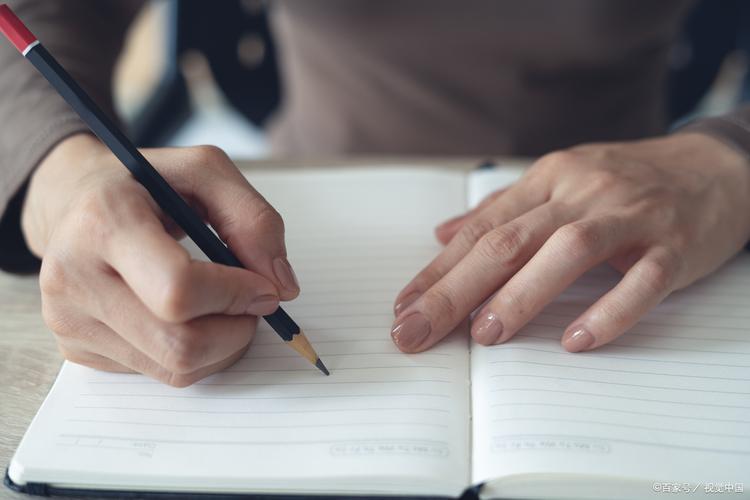 如何深入理解Laravel中事件与观察者的关系和应用？