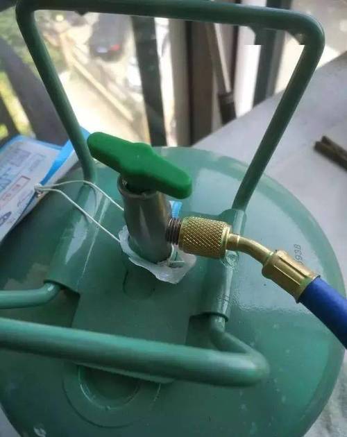 空调加氟正确步骤是怎样的？收氟与加氟操作图解详细说明？