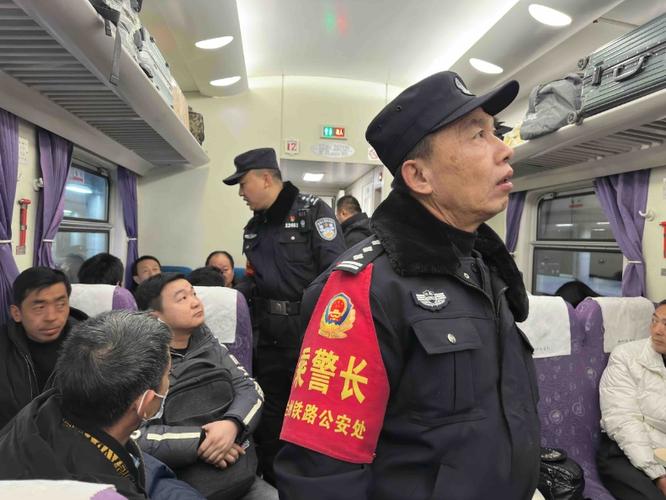 重庆铁警三代家传，春运30年岗位坚守，他们家中春节是否缺席过？