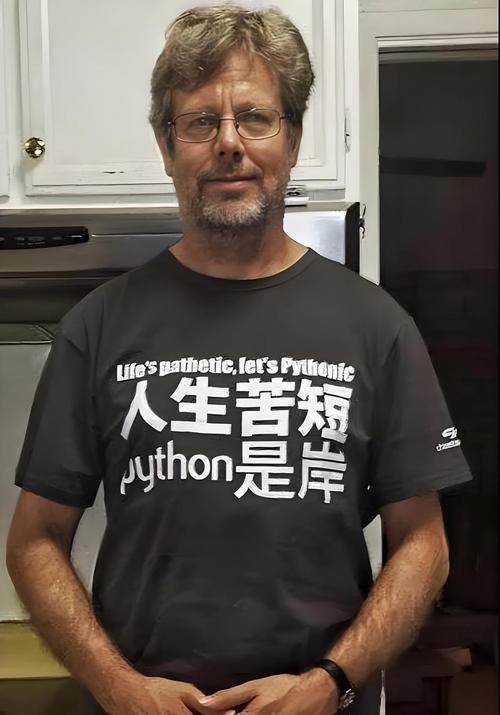 Python之父吉多·范罗苏姆为何将编程语言命名为Python？