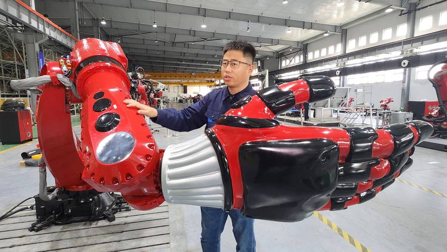 方维网络与哪家知名企业合作建设新松机器人官方网站项目？