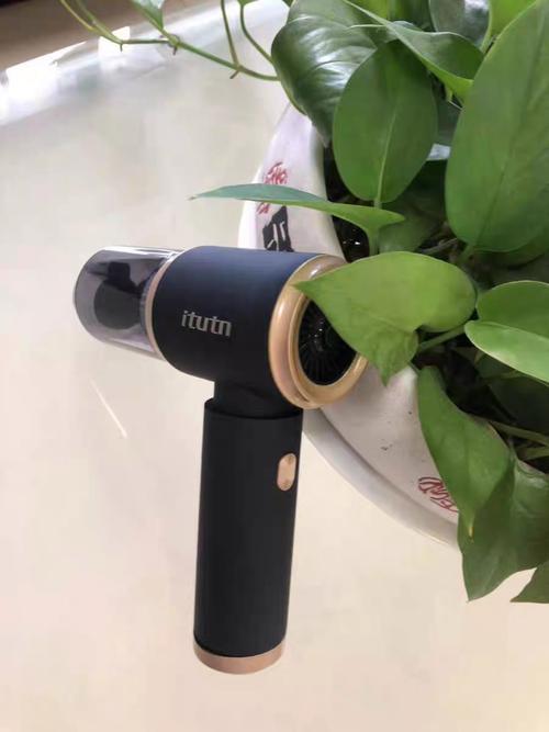 车载便携吸尘器哪个品牌好？清蜓吸尘器使用体验如何？