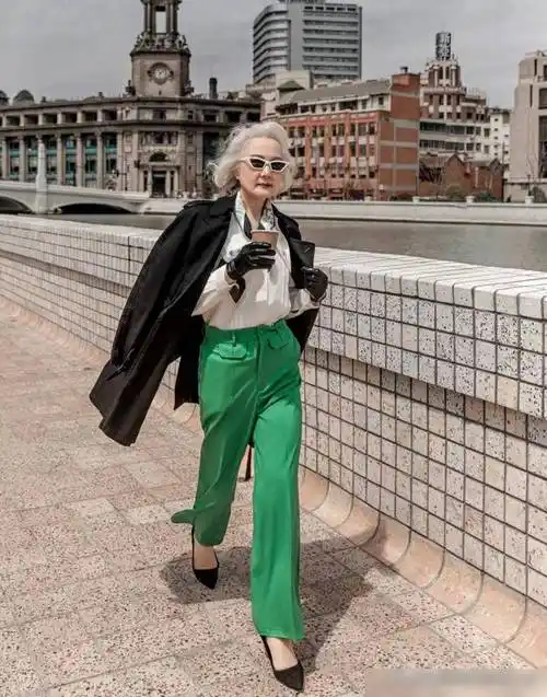 时尚奶奶街拍，宝藏摄影师爆火？是哪位摄影师的镜头让她们成为焦点？