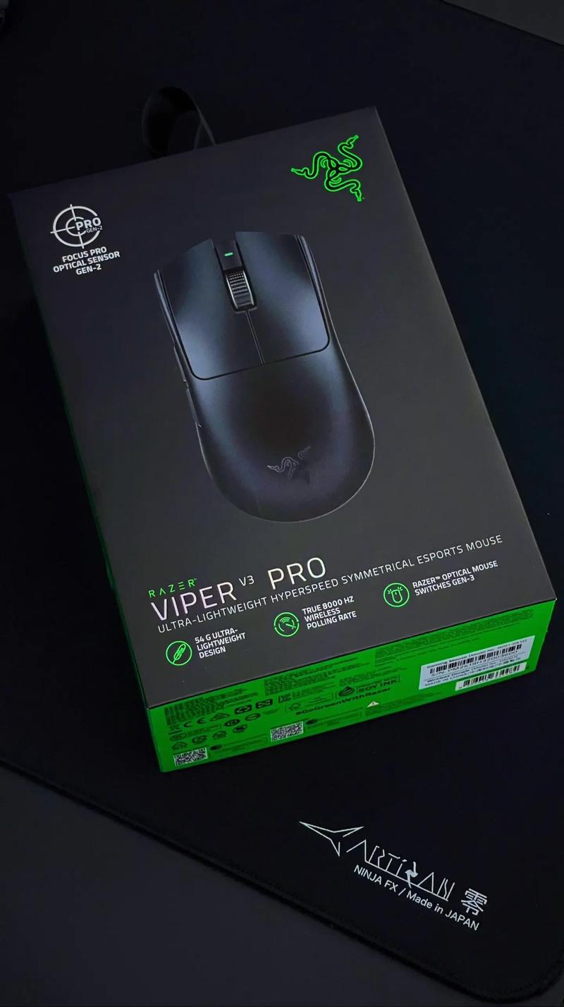 雷蛇炼狱蝰蛇V3专业版，在追求力量与轻便的完美平衡中，我们付出了怎样的代价？