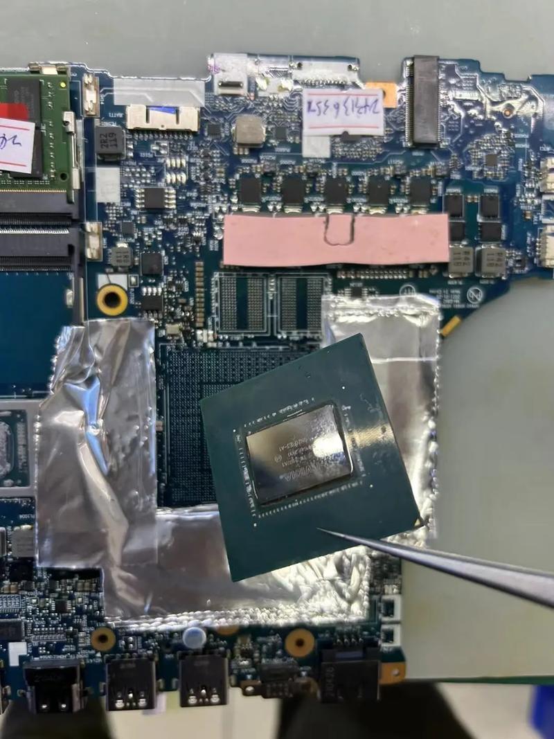 电脑显卡损坏后会出现哪些具体故障现象？