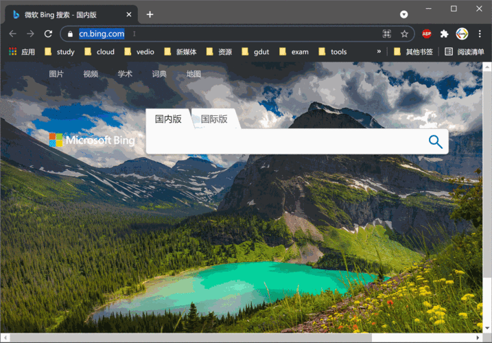 如何巧妙运用Django框架中的信号处理技巧，实现长尾词的动态更新与优化？