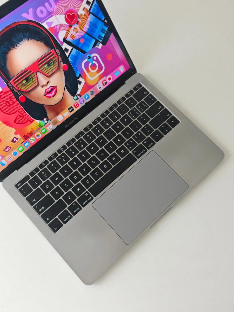 MacBookPro 16寸新款屏幕售价18999元起，这款悄悄上市的苹果笔记本真的值得入手吗？