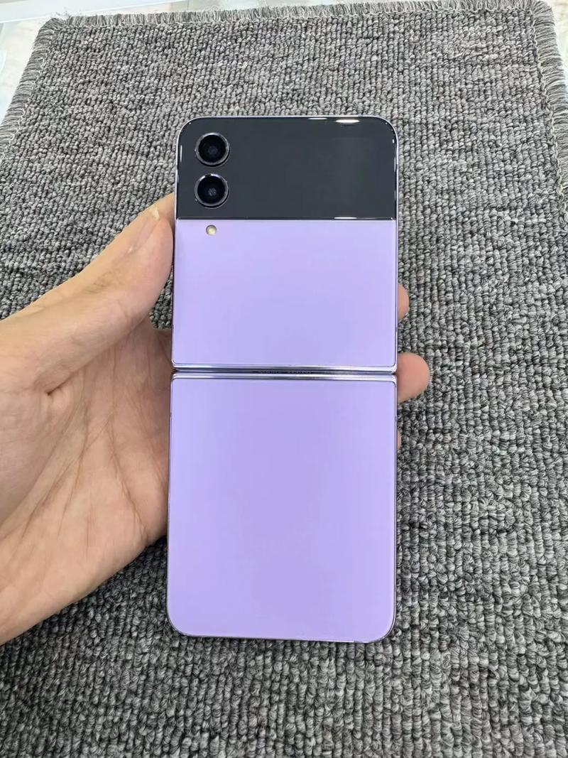 三星最新款折叠手机Galaxy Z Flip 4图片和报价是多少？