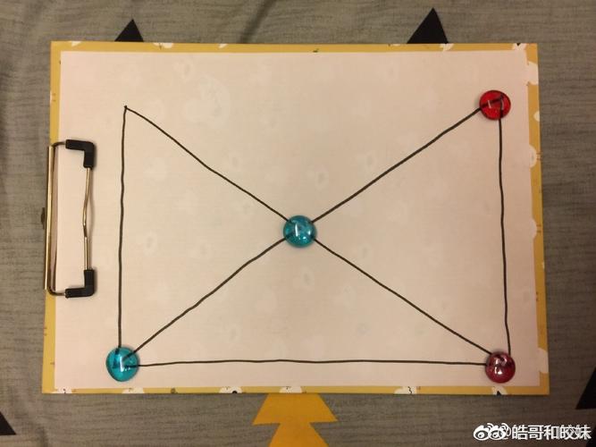 如何用C语言详细实现并详解三子棋游戏的全过程代码？
