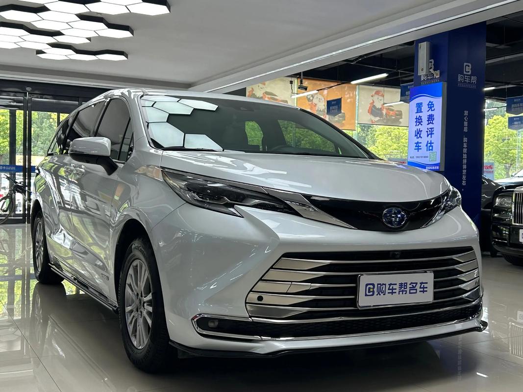 2022款丰田塞纳sienna图片及价格是多少？