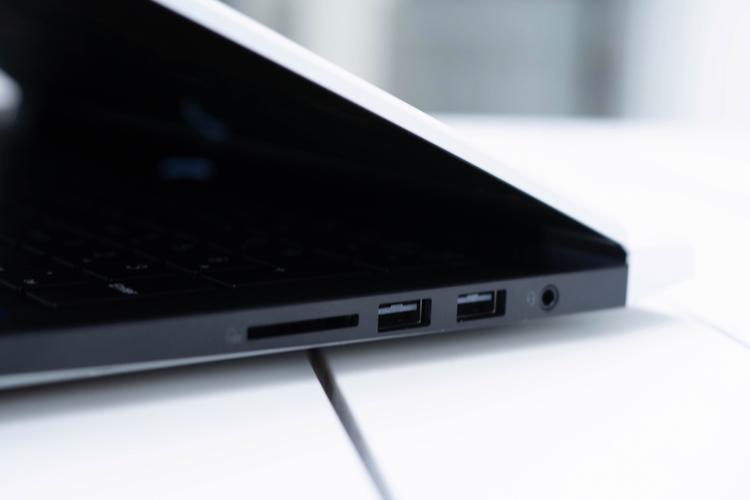 机械师曙光16 Air搭载酷睿Ultra，AI PC体验真的来了吗？