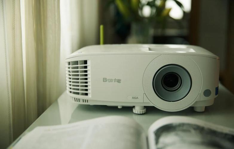 明基e530笔记本投影仪性能参数如何？深度体验效果怎样？