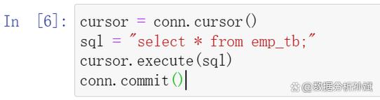 如何使用Python3在MySQL中插入数据并获取返回的主键ID？