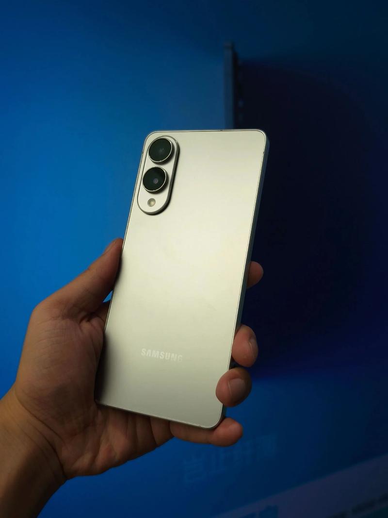 有哪些最新款超薄超轻手机推荐？