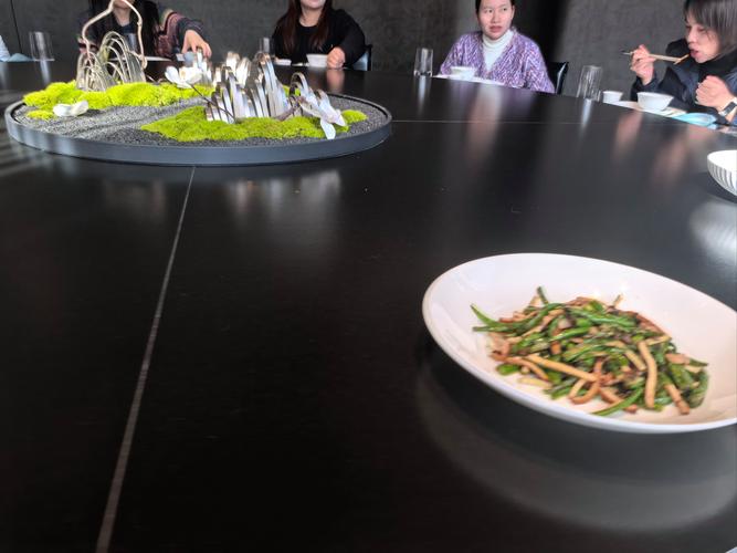 FZU2086餐厅有哪些特色长尾菜式推荐？