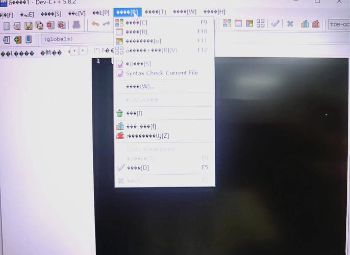 如何解决使用Dev-C++时出现的中文乱码问题？