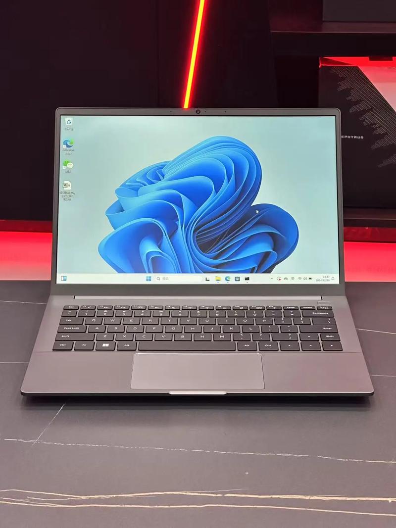 哪款万元笔记本性价比高，适合设计师使用？