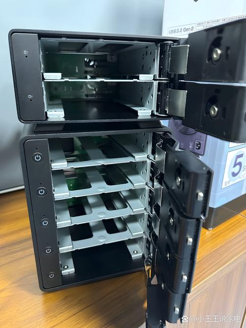 市面上有哪些品牌的好用且价格实惠的阵列硬盘盒推荐？