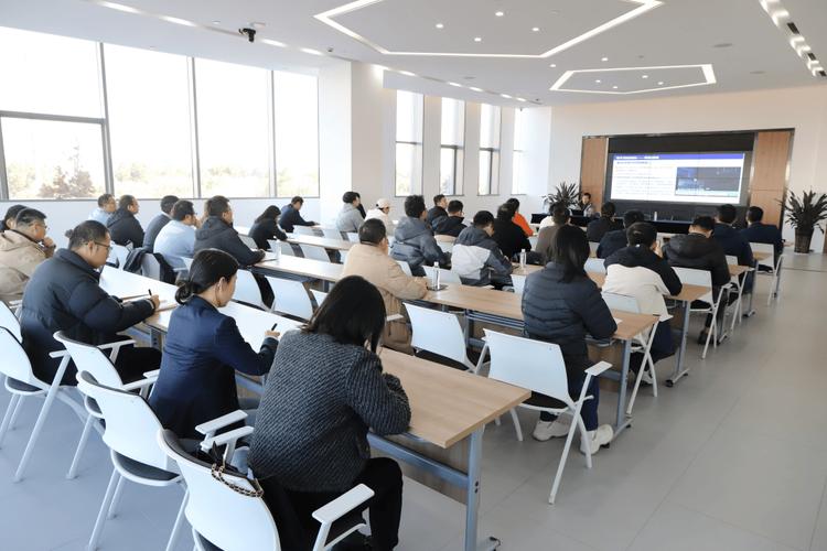 云南省专业网站建设发展迅猛，行业技术人员网络培训有哪些新趋势？