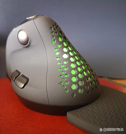 多彩M618X鼠标的垂直人体工学设计体验如何？