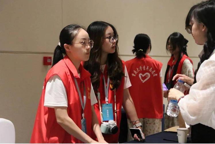 HDU.2188活动需要哪些志愿者参与选拔？