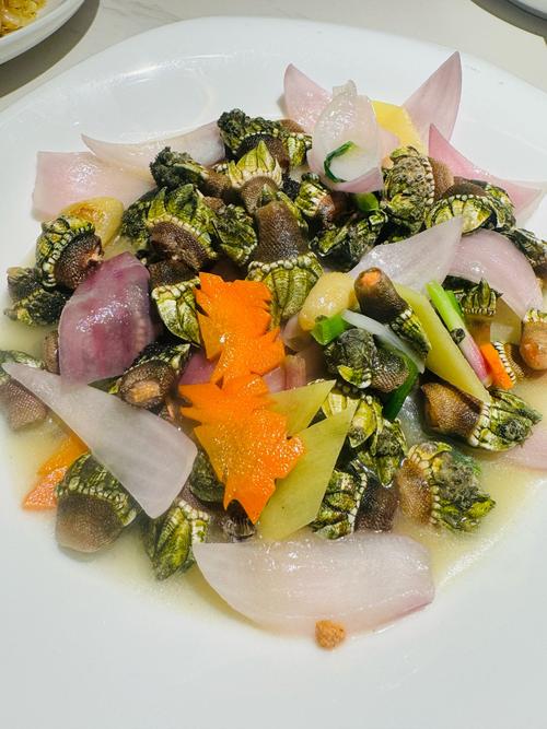 这道菜是哪里的特色？想找类似口味的长尾菜推荐吗？