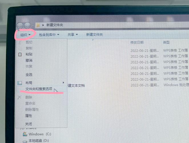 Scrapy下载中间件中如何修改headers设置？