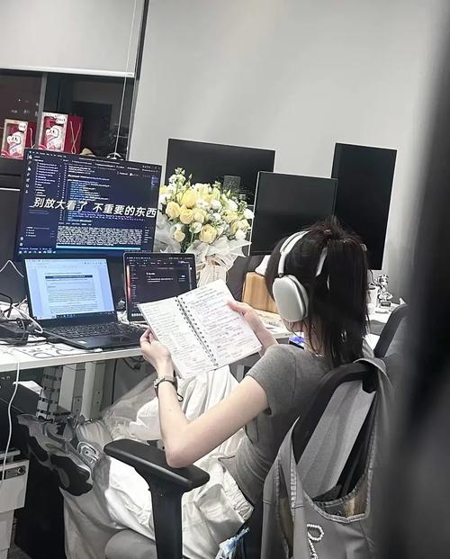 SpringBoot全栈实战：如何开发源码附赠的在线协同办公小程序？