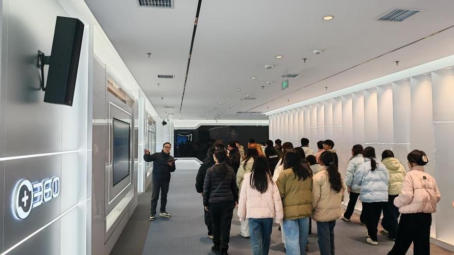 扬州有哪些专业学校与网建科技公司共同探索网站建设实践之旅？