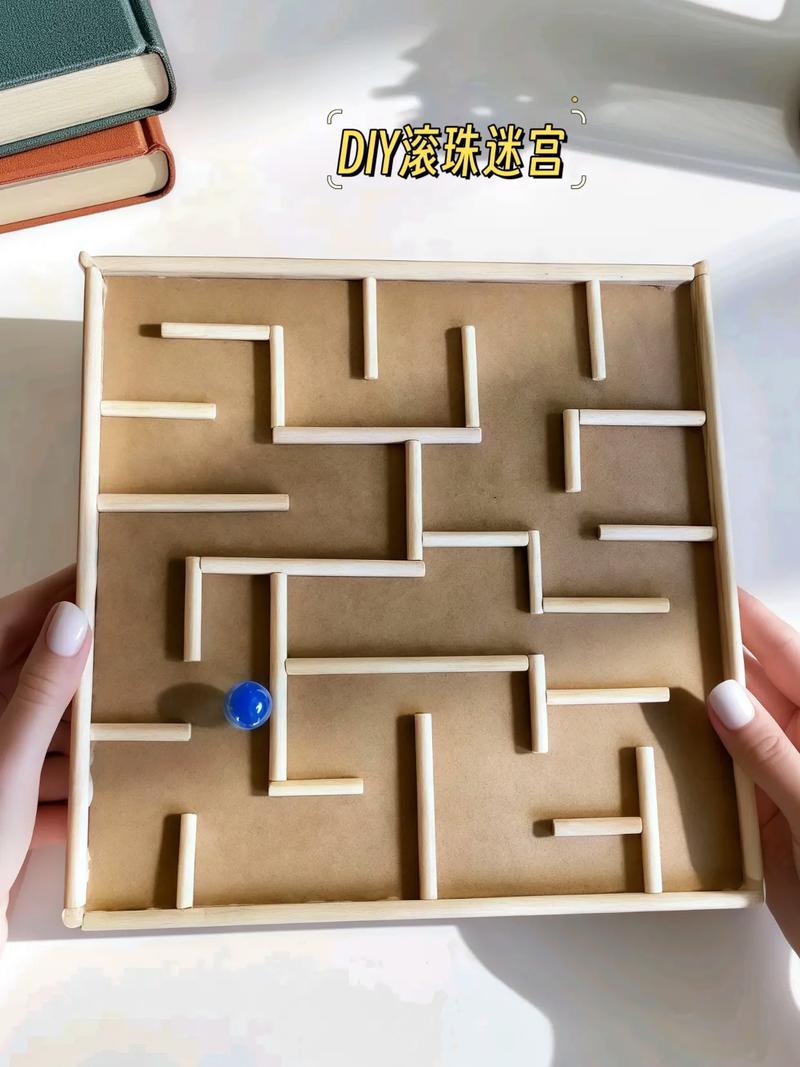 如何制作一个迷宫小游戏实现互动体验？