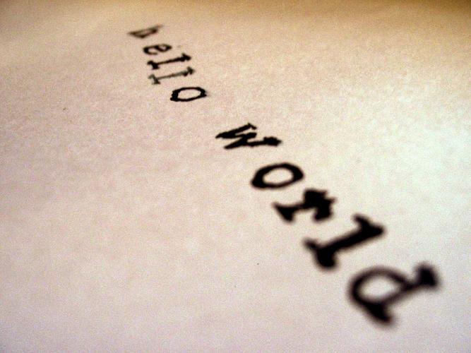 在浩瀚的宇宙中，'hello world!!!'这样的问候是否曾触动过你的心？