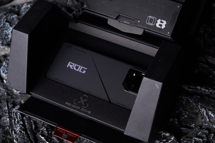 ROG 8 Pro的西装暴徒造型升级后质感是否有了显著提升？