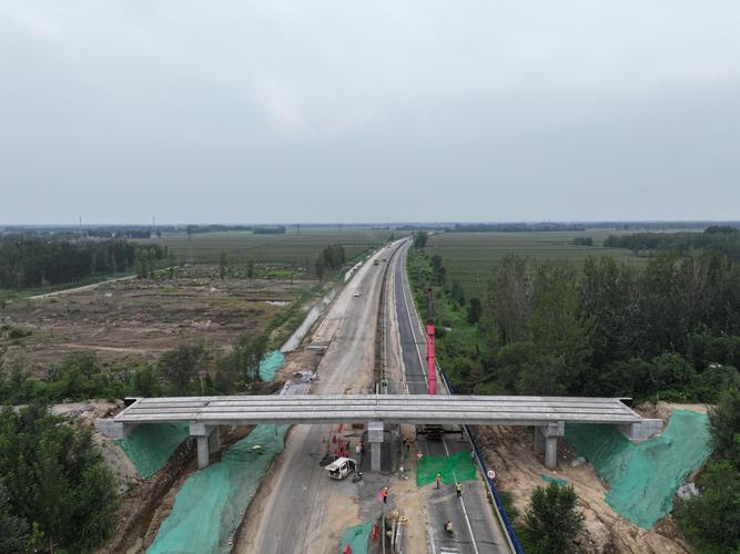 公路扩建与改建项目在本质上有何不同？