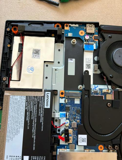 联想拯救者y7000p笔记本如何升级加装内存条教程详细步骤？