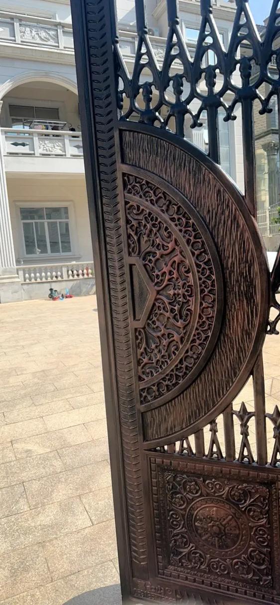 仿古铜油漆工艺是怎样的？它有哪些显著特点？