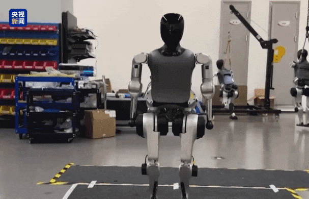 如何利用CocosCreator物理引擎关节实现复杂动态连接与交互的技巧？