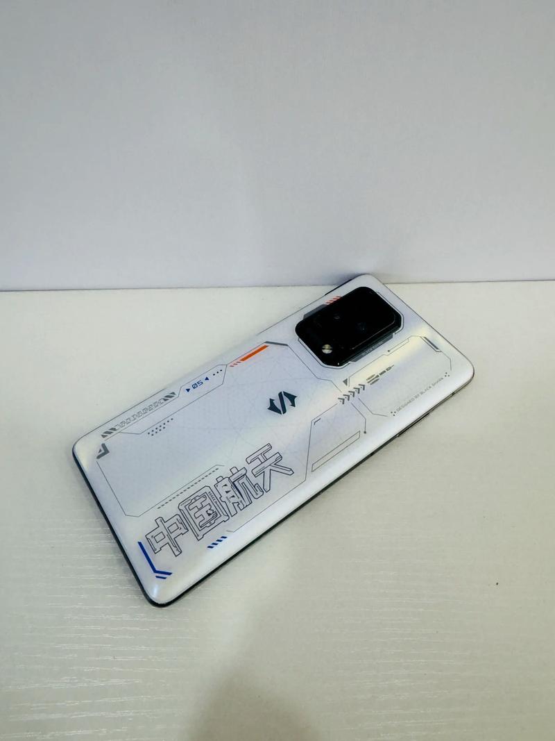 黑鲨5pro手机值得购买吗？这款手机有哪些亮点和不足？