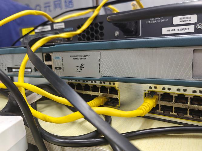 连接计算机至局域网必备的硬件设备有哪些？