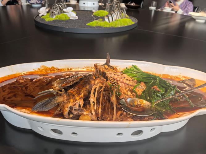 FZU2086餐厅有哪些特色长尾菜式推荐？