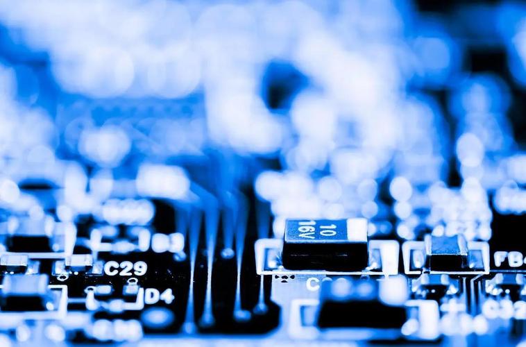 HTML5是哪种前沿互联网技术？