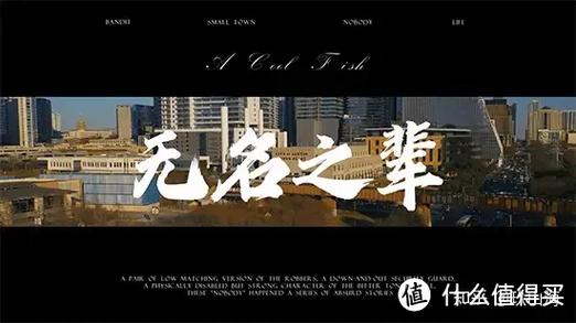 如何用JavaScript实现视频弹幕效果的长尾词版本？