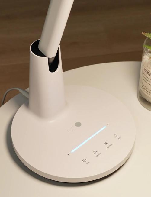 市面上哪款智能台灯品牌的热销护眼灯值得推荐？