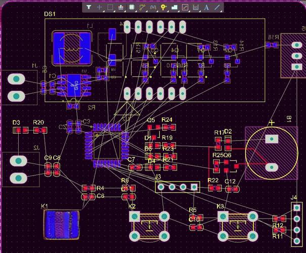 BorderLayout如何实现布局的灵活调整和长尾组件的合理分布？