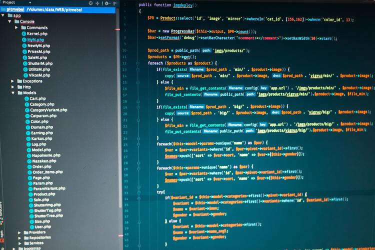 PHP的匿名函数特性如何实现代码的简洁与灵活？