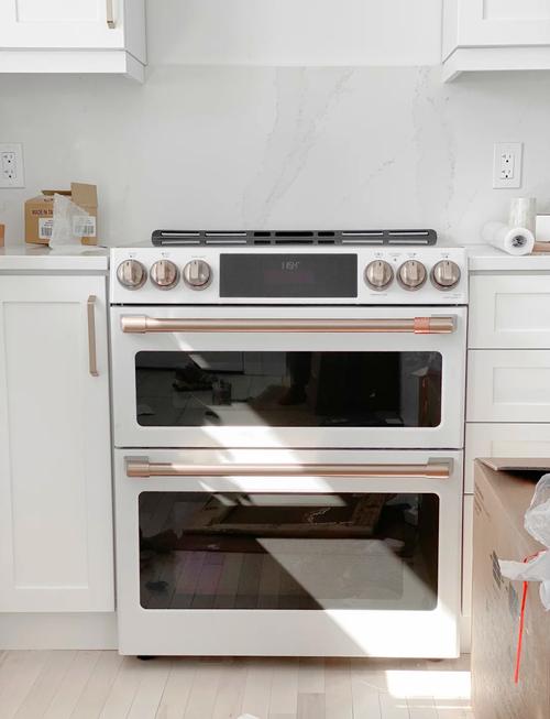 有哪些厨房电器既实用又好评如潮，适合日常家庭使用呢？