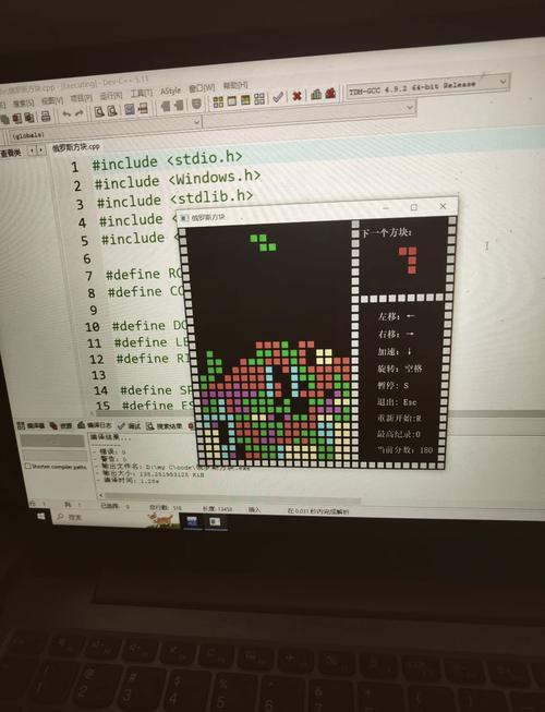 如何用C语言在Linux系统上实现一个完整的俄罗斯方块游戏？