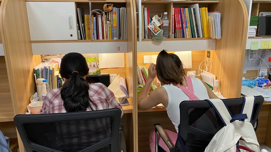 寄宿考研管理对自制力差的学生是否非常严格？