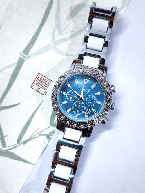 Laravel中指定表名真的那么关键，不指定会有什么严重后果吗？