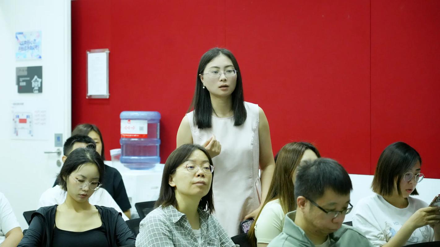 百度运营部的工作环境和团队氛围如何，发展前景和实际工作体验怎样？